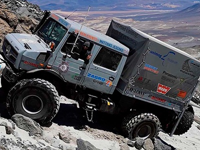 Dos Mercedes-Benz Unimog lograron un nuevo récord mundial de altura en la Cordillera de Los Andes